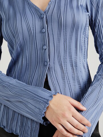 florence by mills exclusive for ABOUT YOU Blúz 'Winter Birchwood' - kék