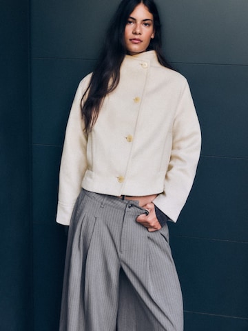 Bershka Prechodná bunda - Béžová