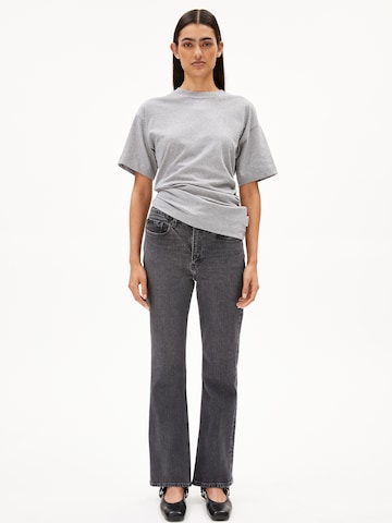 Coupe slim Jean ARMEDANGELS en noir