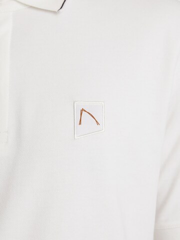 CHASIN' Shirt 'Jay' in White