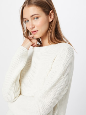 PIECES Sweater 'Karie' in White