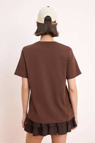 Trendyol - Camiseta en marrón