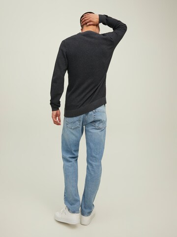 JACK & JONES Sweter 'Atlas' w kolorze szary