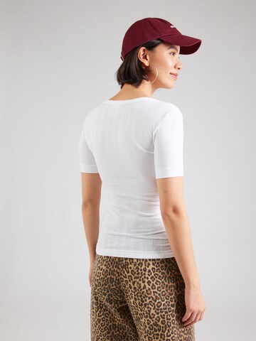 T-shirt Champion Authentic Athletic Apparel en blanc
