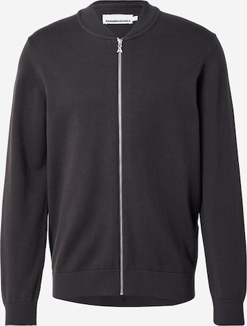 Vestes en maille 'AGAAMO' ARMEDANGELS en gris : devant