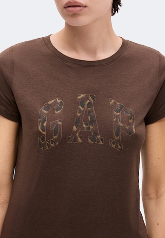 Tricou de la GAP pe maro