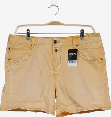 GARCIA Shorts in L in Yellow: front