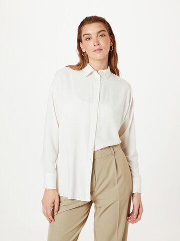Eight2Nine Blouse in White: front