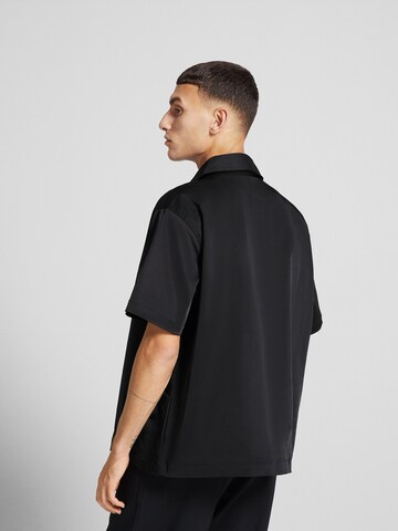 Bershka Regular fit Button Up Shirt in Black