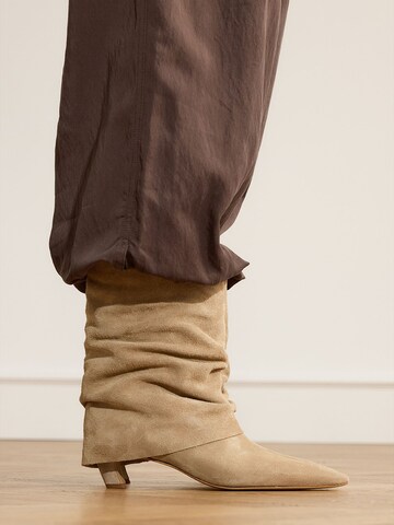MANFIELD Enkellaarsjes in Beige