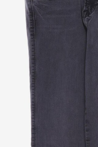 Frame Denim Jeans in 26 in Grey