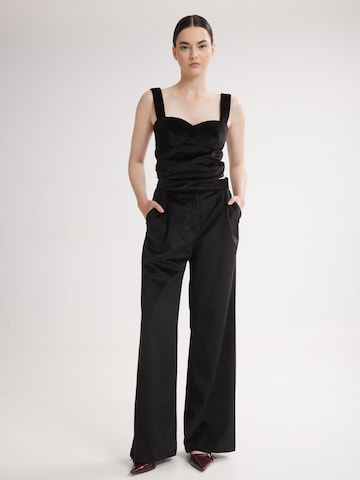 4TAILORS Topp 'Scarlet', värv must