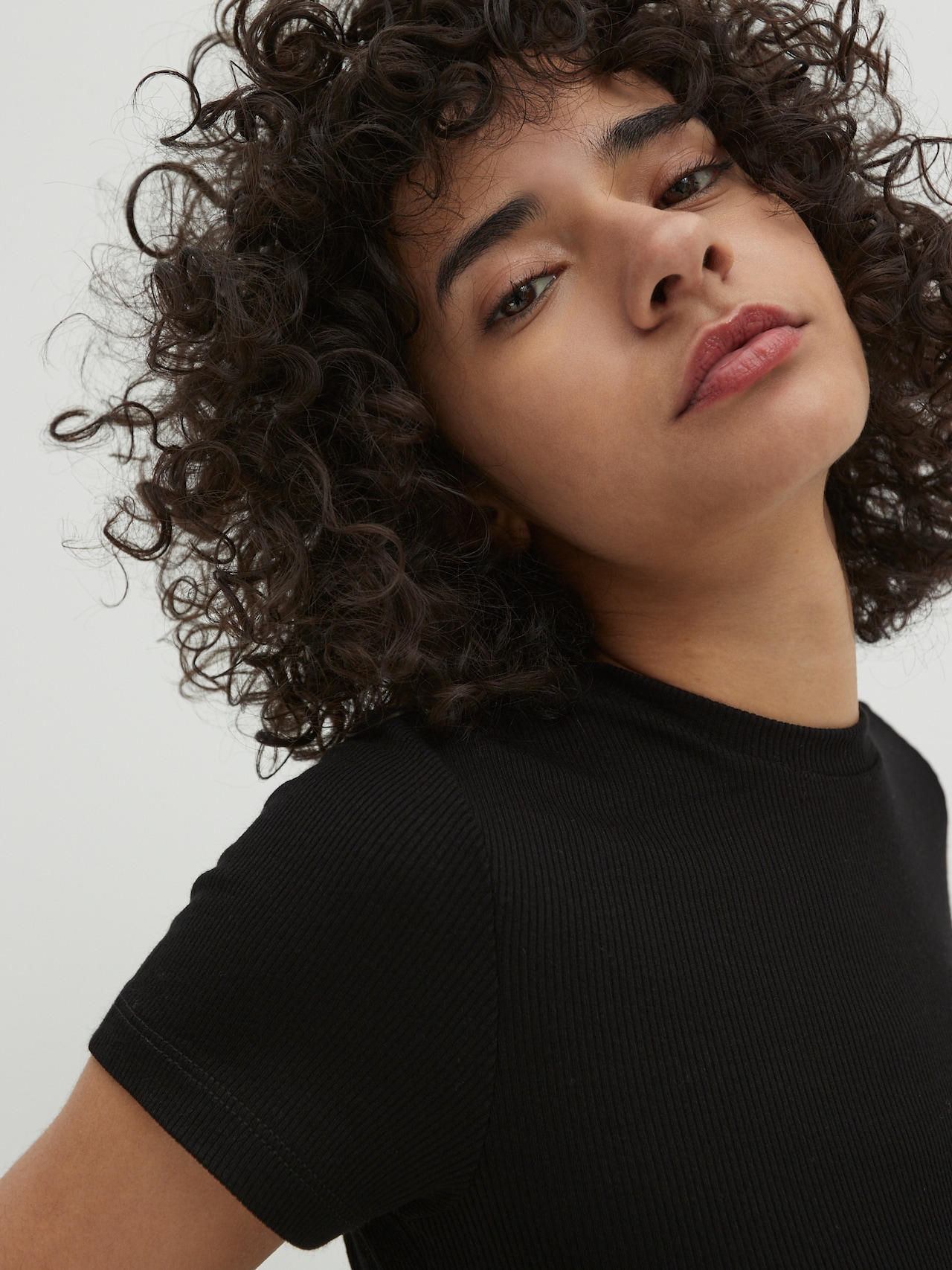 EDITED Producten Shirt 'Naara' Zwart