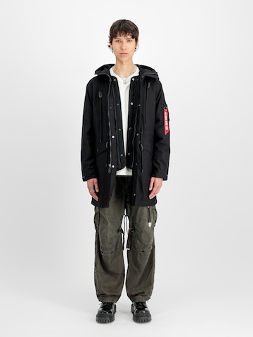 ALPHA INDUSTRIES Демисезонная куртка в Черный: спереди