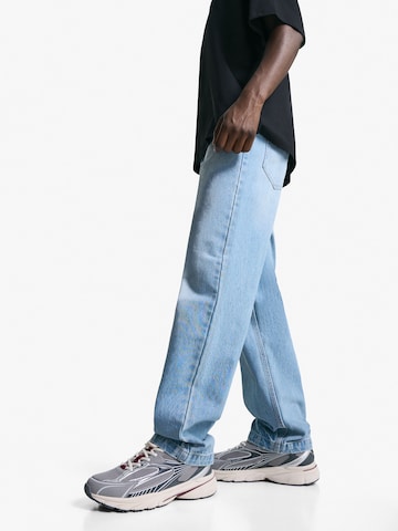 Largi Jeans de la Bershka pe albastru