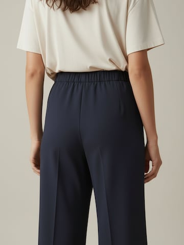 WEARABLE STORIES Wide leg Bandplooibroek 'Saar' in Blauw