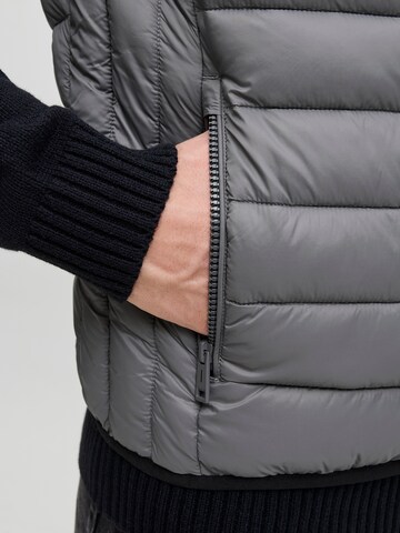JACK & JONES - Chaleco 'JJEBRADLEY' en gris