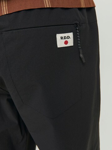 R.D.D. ROYAL DENIM DIVISION Tapered Pants in Black