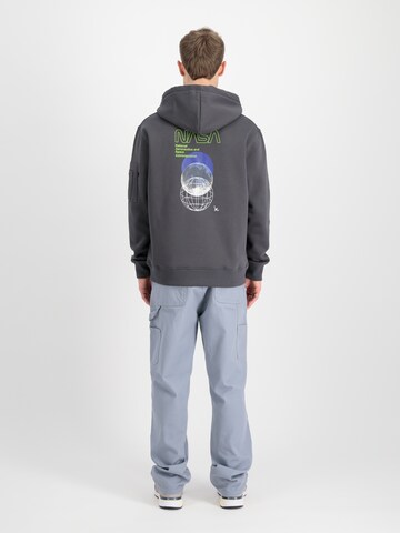 ALPHA INDUSTRIES Sweatshirt 'NASA' in Grau