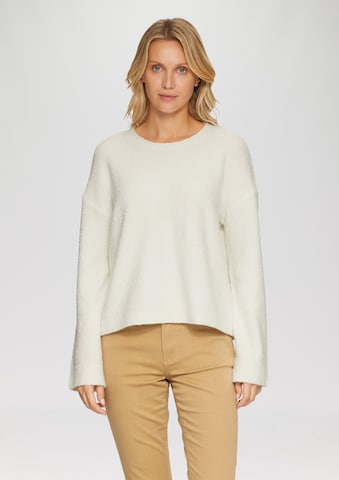 s.Oliver Sweater in White: front