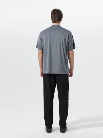 YOUTHUP Shirt 'Leibfrei' in Grey