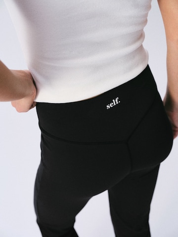 self. Flared Broek in Zwart
