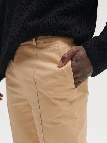 Sinned x ABOUT YOU Slimfit Hose 'Phil' in Beige