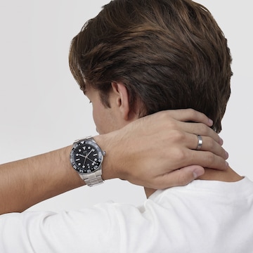 Montre à affichage analogique Daniel Wellington en argent : devant