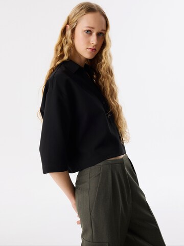 Twist Blouse in Black