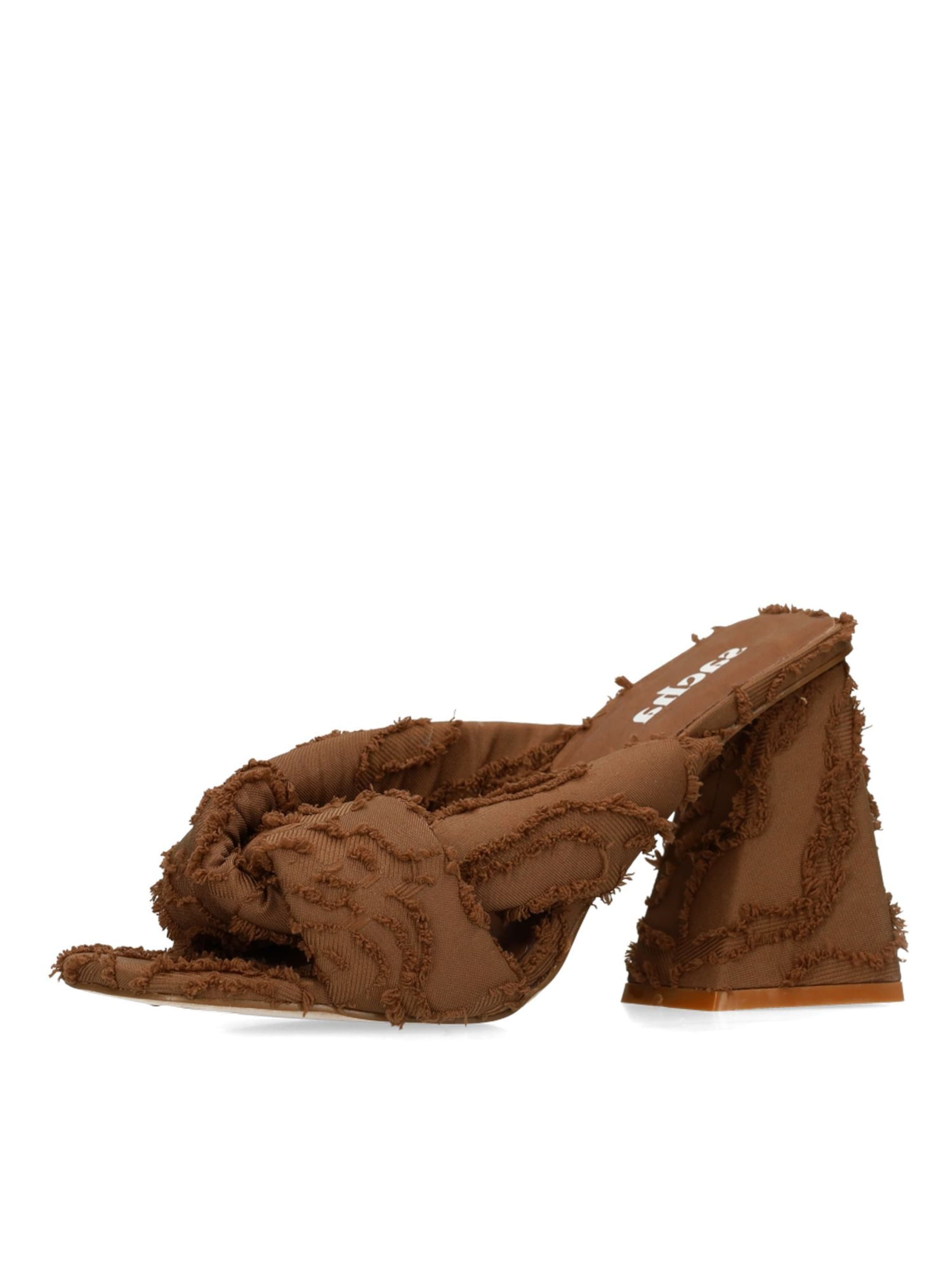 SACHA Sandale in Braun: Vorderseite