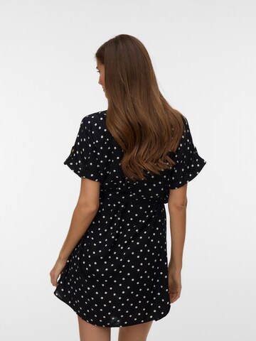 Robe-chemise 'VMBUMPY' VERO MODA en noir