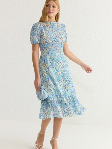 Trendyol Jurk in Blauw