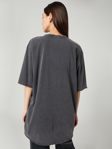 VIERVIER Shirt 'Nilay ' in Grau