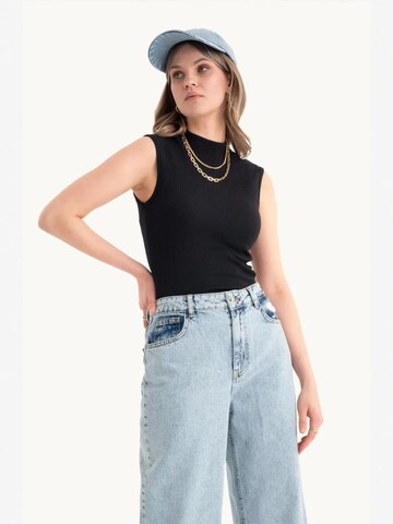 Top di Hiccup in nero