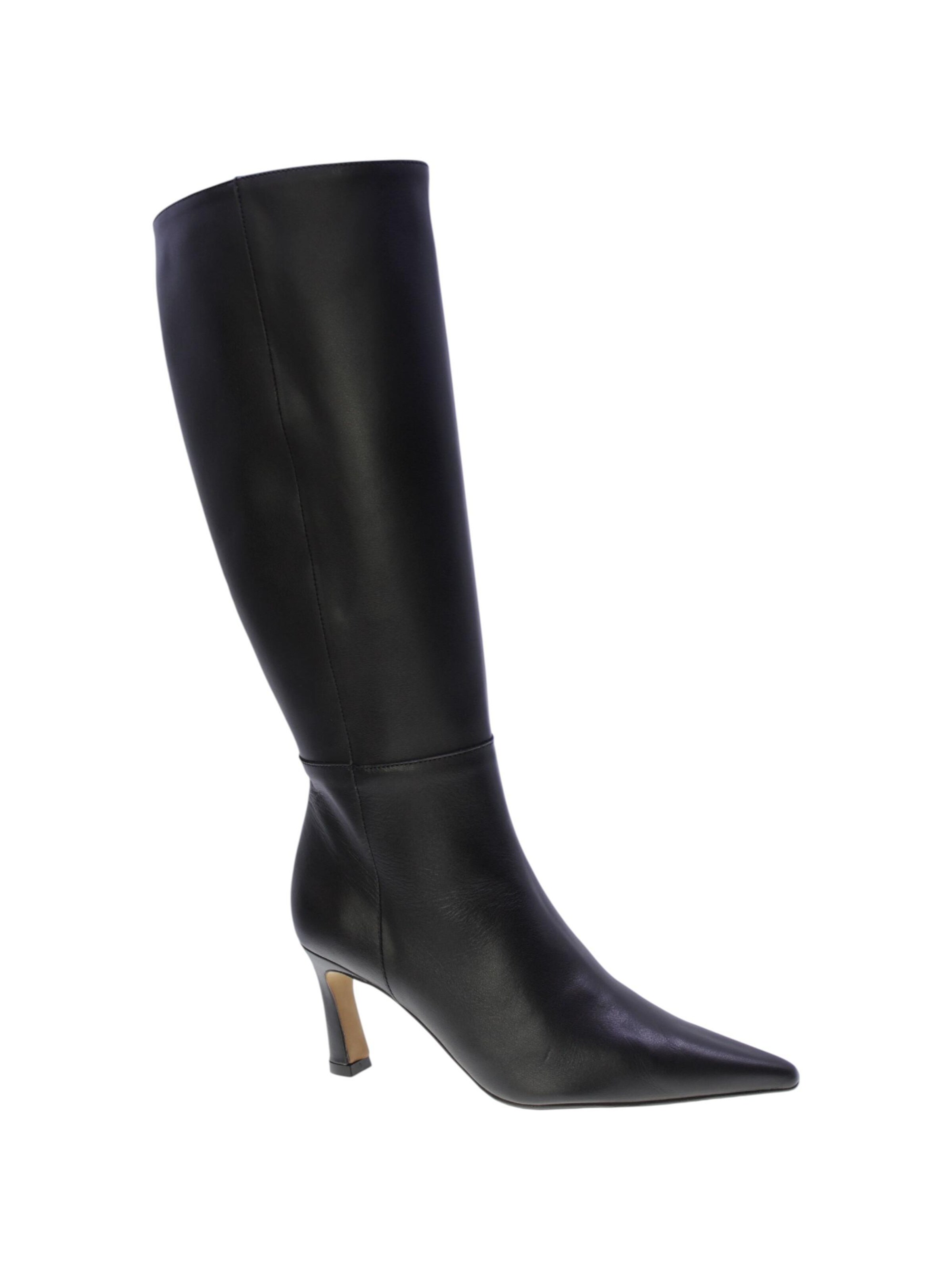 Boots di Angel Alarcon in nero: frontale