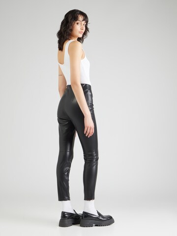 Skinny Pantaloni de la s.Oliver BLACK LABEL pe negru
