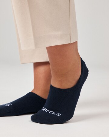 SNOCKS Ankle Socks in Black: front