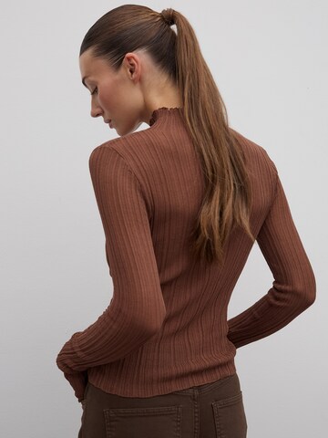 RÆRE by Lorena Rae - Camiseta en marrón