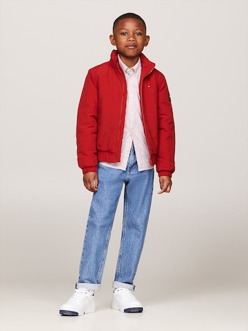 TOMMY HILFIGER - Chaqueta de entretiempo 'Essential' en rojo