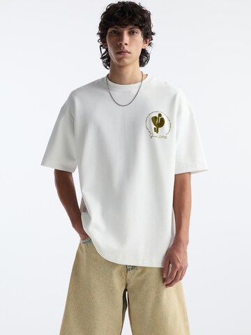 Pull&Bear Shirt in White: front