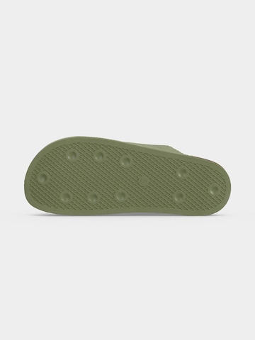 ADIDAS ORIGINALS Pantolette 'Adimule' in Grün