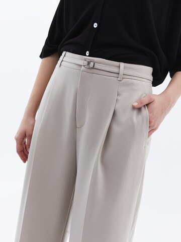 OXXO Loose fit Pleat-front trousers in Grey