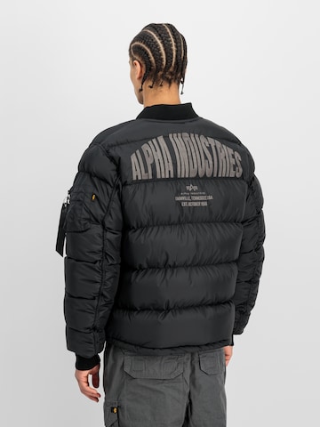 ALPHA INDUSTRIES Jacke 'MA-1' in Schwarz: Vorderseite