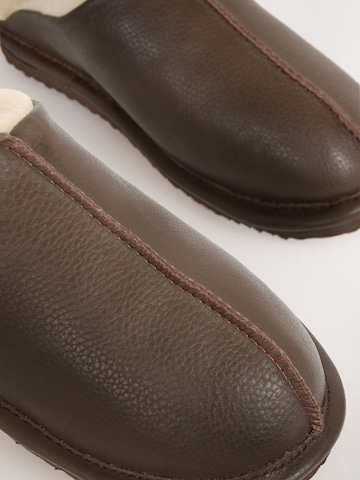 Next Тапки в Коричневый