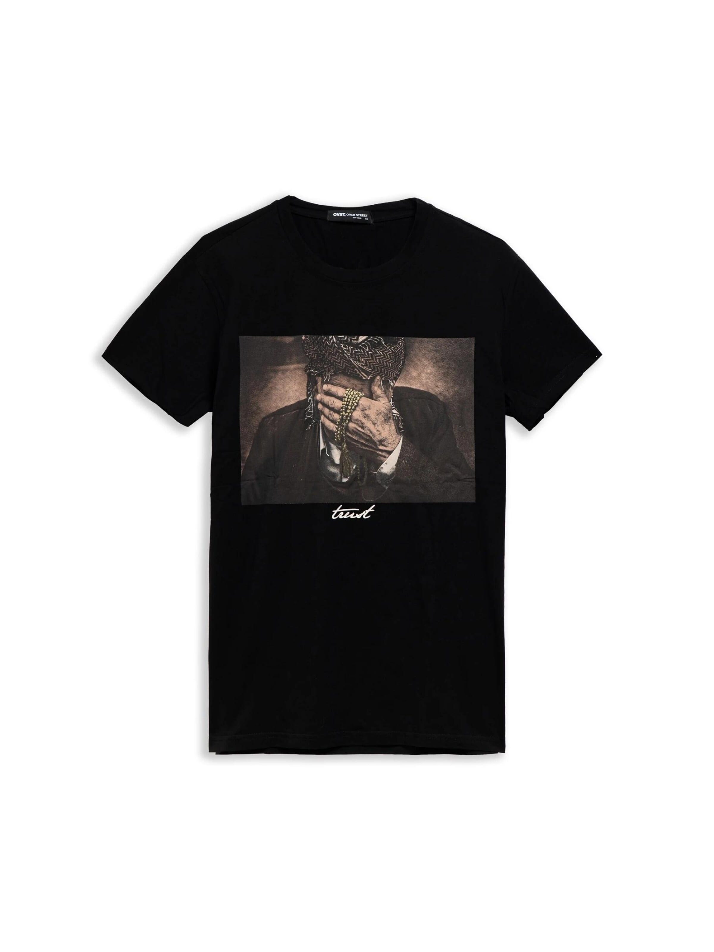 OVER STREET Shirt 'Camiseta negra old man prayer beads slim fit tee' in Black: front