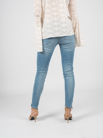 GUESS Normalny krój Jeansy 'Guess Jeansy Annette Skinny | W1YA99D4F51  | 29 (EU)' w kolorze czarny