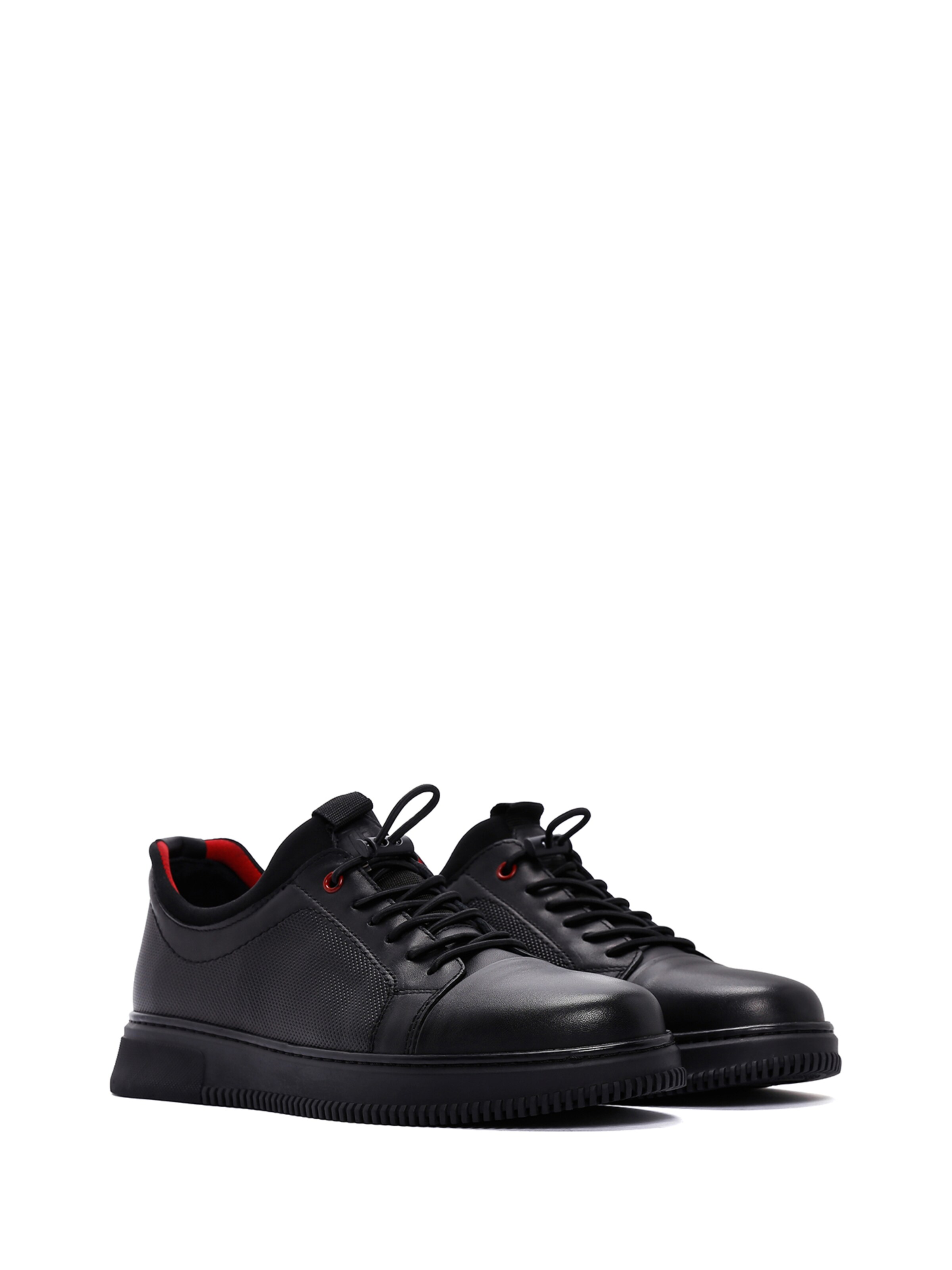 Sneaker bassa di Derimod in nero