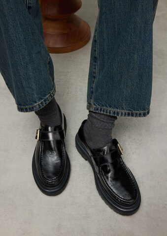 SACHA Classic Flats in Black