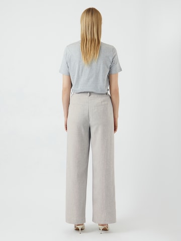 Regular Pantalon 'YASRIU' YAS en gris