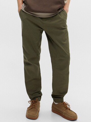 Tapered Pantaloni di Pull&Bear in verde: frontale